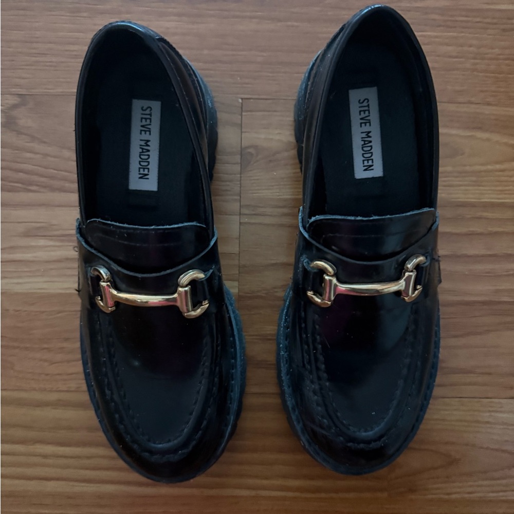 Steve Madden Black Loafers with Gold Detail (LANDO LOAFER)